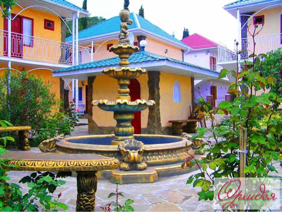 Полулюкс на двоих с кухней - на май 2500 руб., летом до 4000 руб.